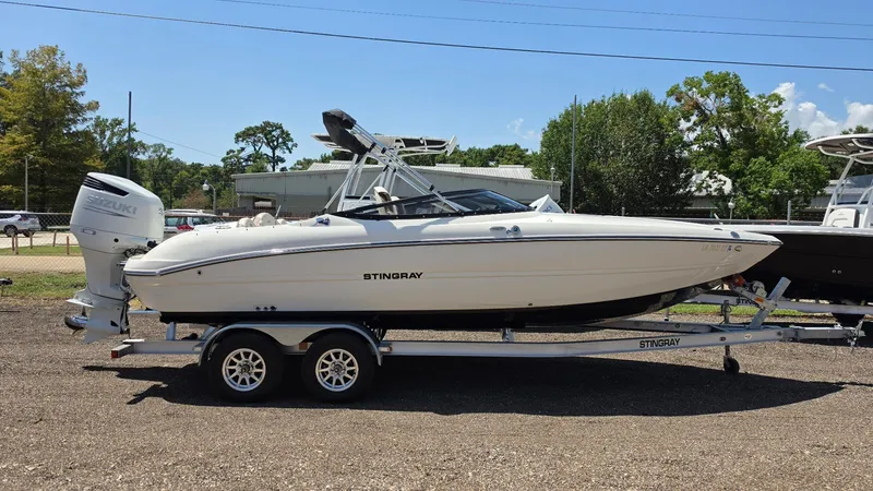 The Image of Stingray 23 OCX 2024 - 1