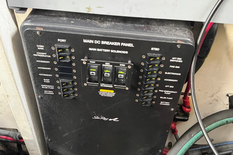 Slide: The Image of Main DC breaker panel on 2005 Sea Ray 340 Sundancer boat. - 27