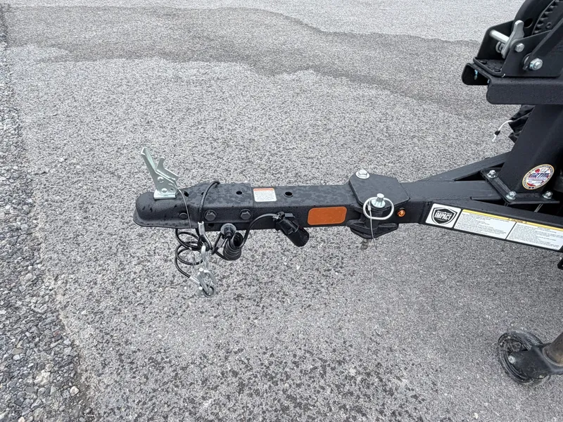 Slide: The Image of Tracker Pro 170 2025 - 19