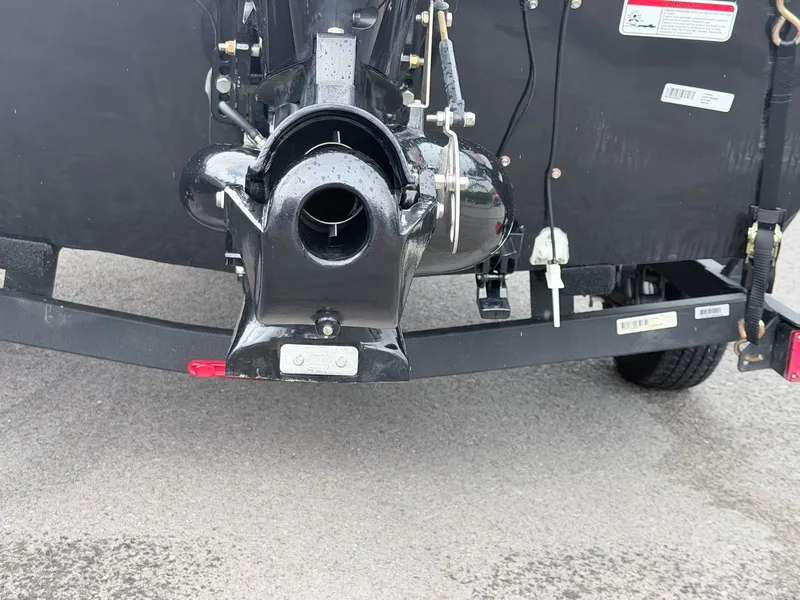 Slide: The Image of Tracker Pro 170 2025 - 18