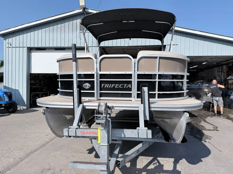Slide: The Image of Trifecta C Series 20C 2021 - 21