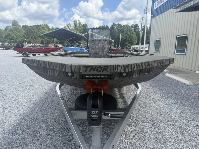 Slide: The Image of Thor Lake Hammer 1900 CC LOW DECK 2027 - 6