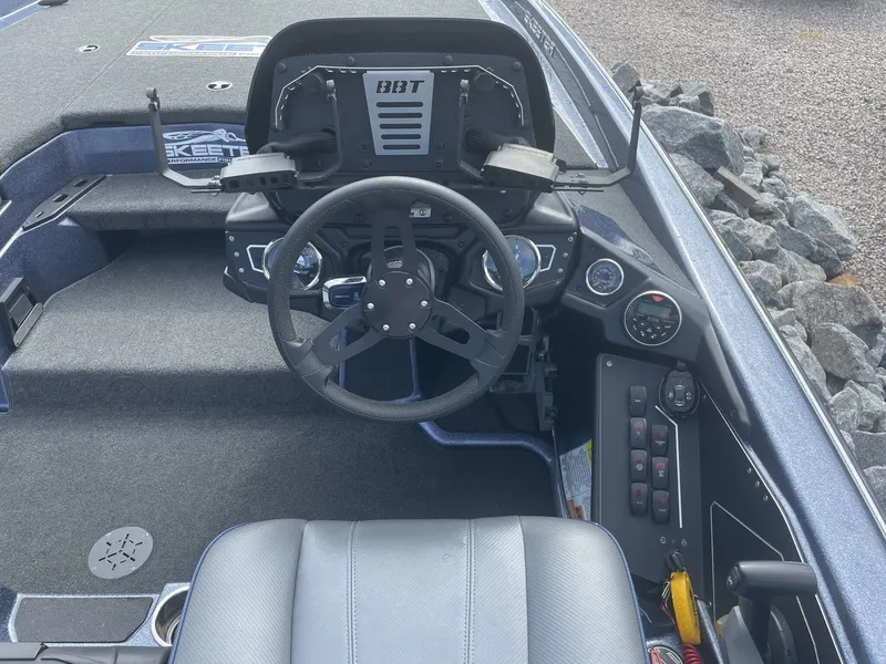 Slide: The Image of Skeeter ZXR Series LOADED 20 2022 - 5