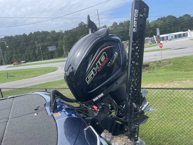 Slide: The Image of Skeeter ZXR Series LOADED 20 2022 - 2