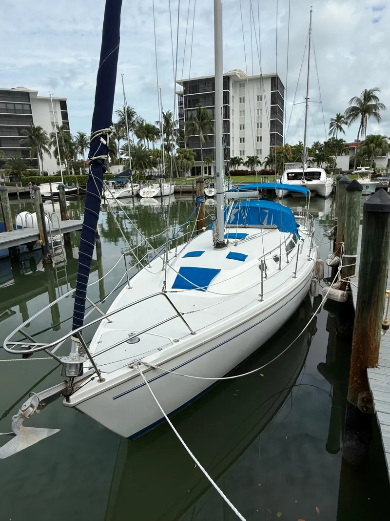 The Image of Catalina 36 MkII 2000 - 0