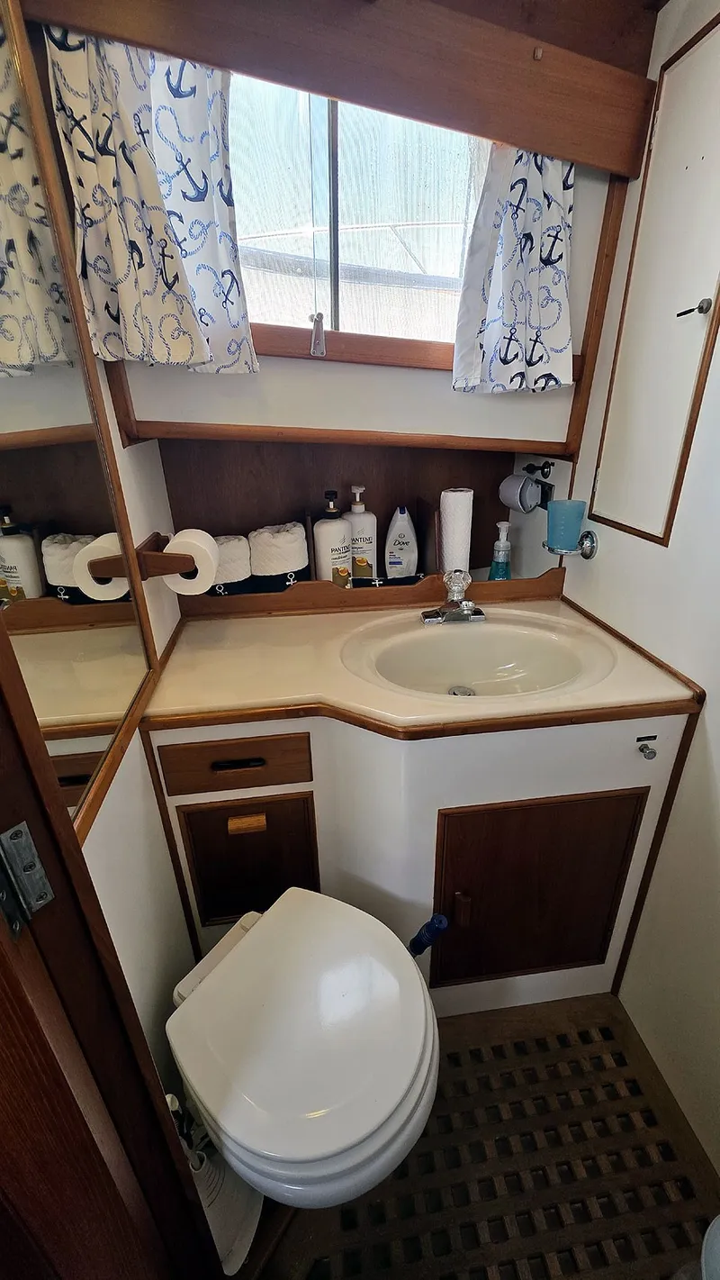 Slide: The Image of Guest Wet Head Vanity and Toilet - 14