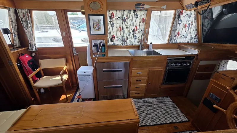 Slide: The Image of Main Cabin Port - 6