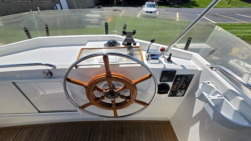 Slide: The Image of Flybridge Helm - 23