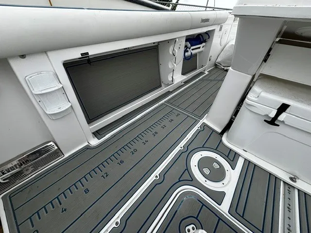 Slide: The Image of Everglades 255 Center Console 2016 - 21