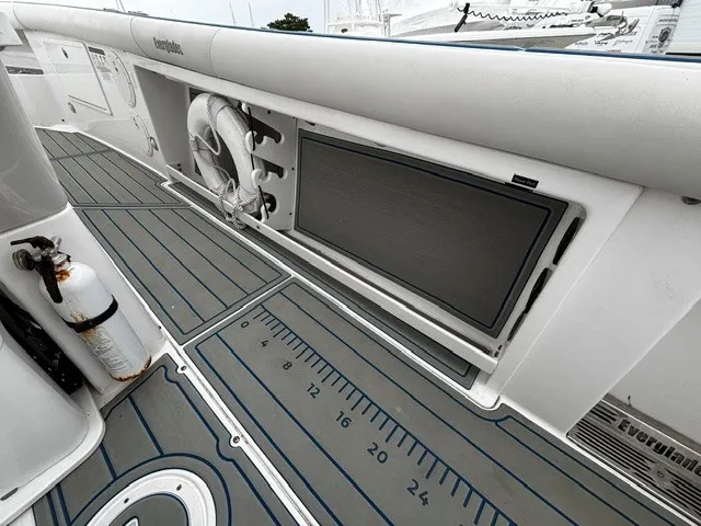 Slide: The Image of Everglades 255 Center Console 2016 - 20