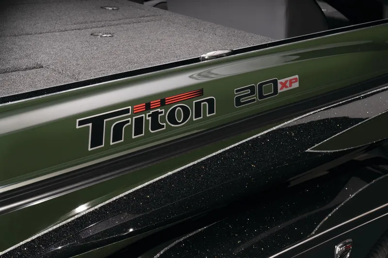Slide: The Image of Triton 20XP Patriot 2026 - 82