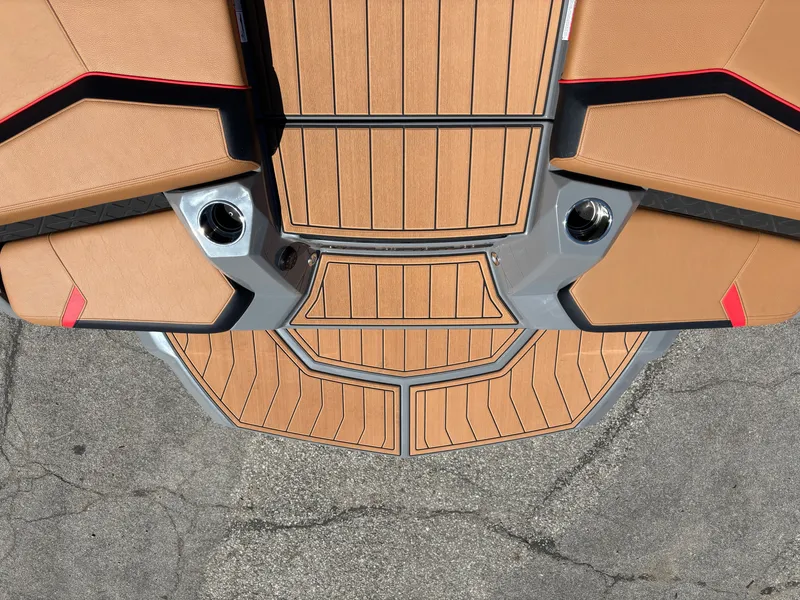 Slide: The Image of Nautique Super Air Nautique GS22 2026 - 16