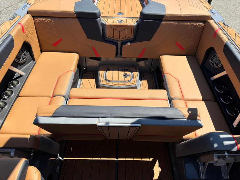 Slide: The Image of Nautique Super Air Nautique GS22 2026 - 8