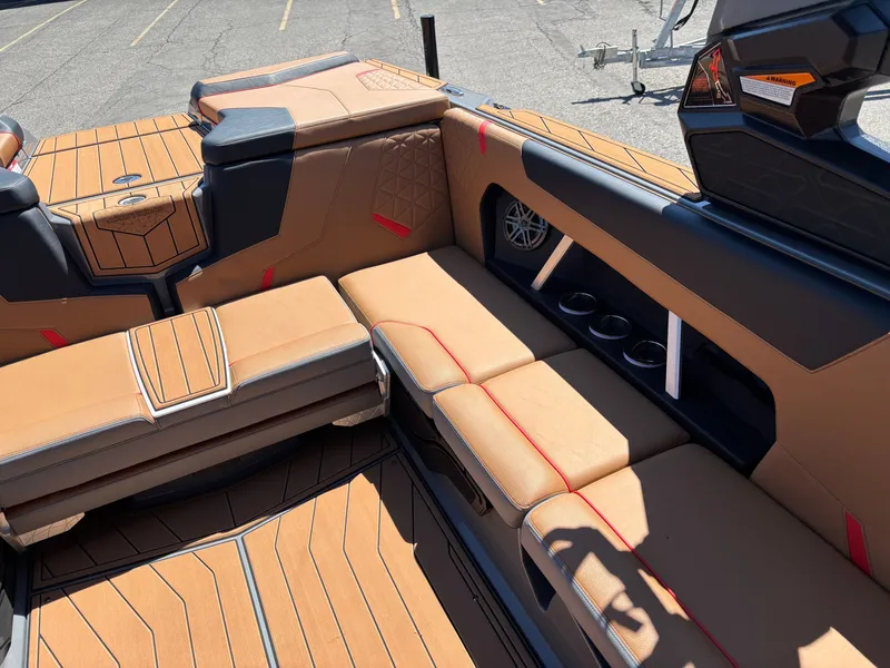 Slide: The Image of Nautique Super Air Nautique GS22 2026 - 5