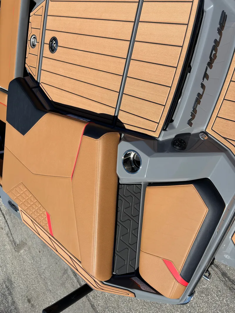 Slide: The Image of Nautique Super Air Nautique GS22 2026 - 17