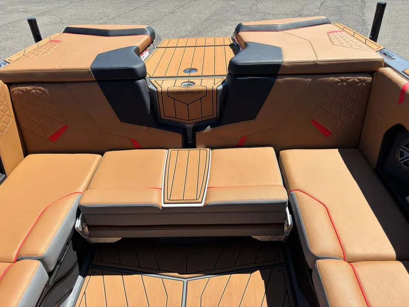 Slide: The Image of Nautique Super Air Nautique GS22 2026 - 6