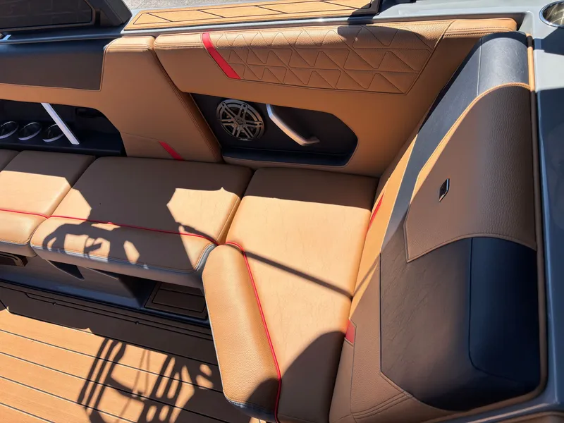 Slide: The Image of Nautique Super Air Nautique GS22 2026 - 4