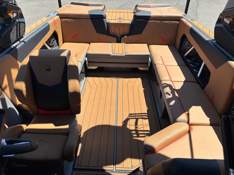 Slide: The Image of Nautique Super Air Nautique GS22 2026 - 3
