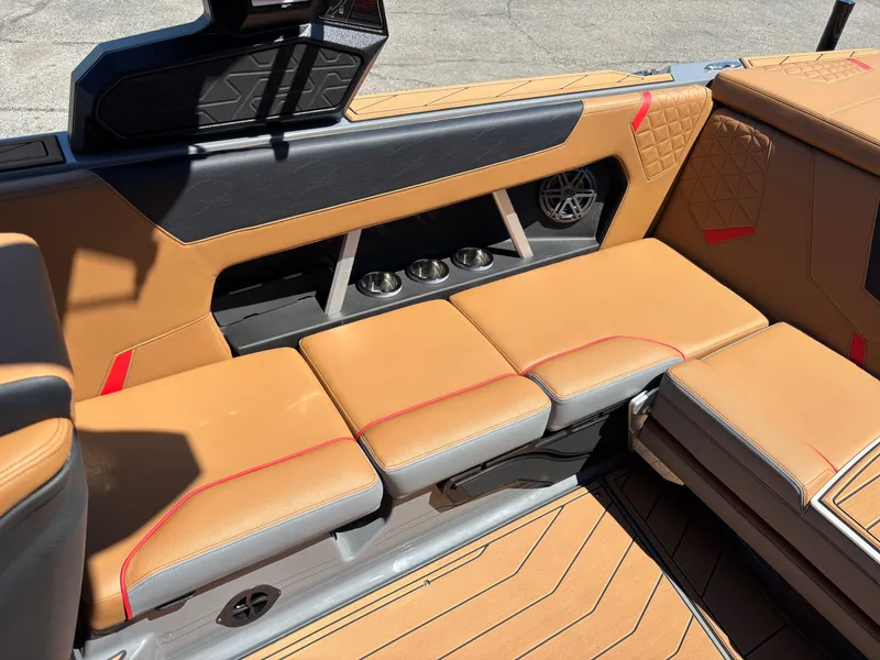 Slide: The Image of Nautique Super Air Nautique GS22 2026 - 7