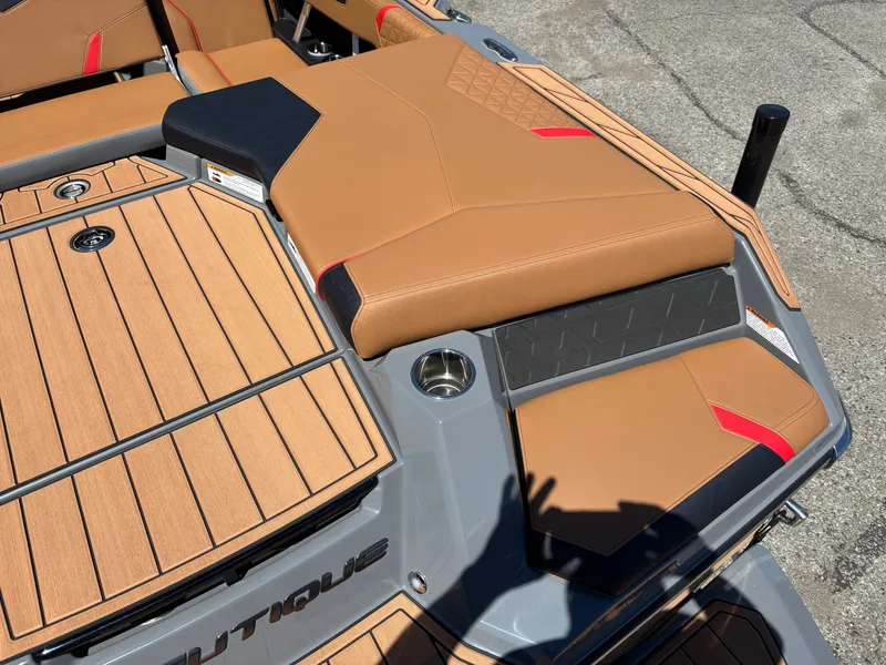 Slide: The Image of Nautique Super Air Nautique GS22 2026 - 18