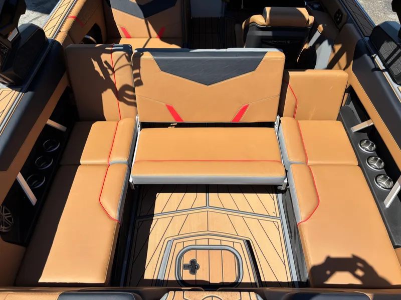 Slide: The Image of Nautique Super Air Nautique GS22 2026 - 12