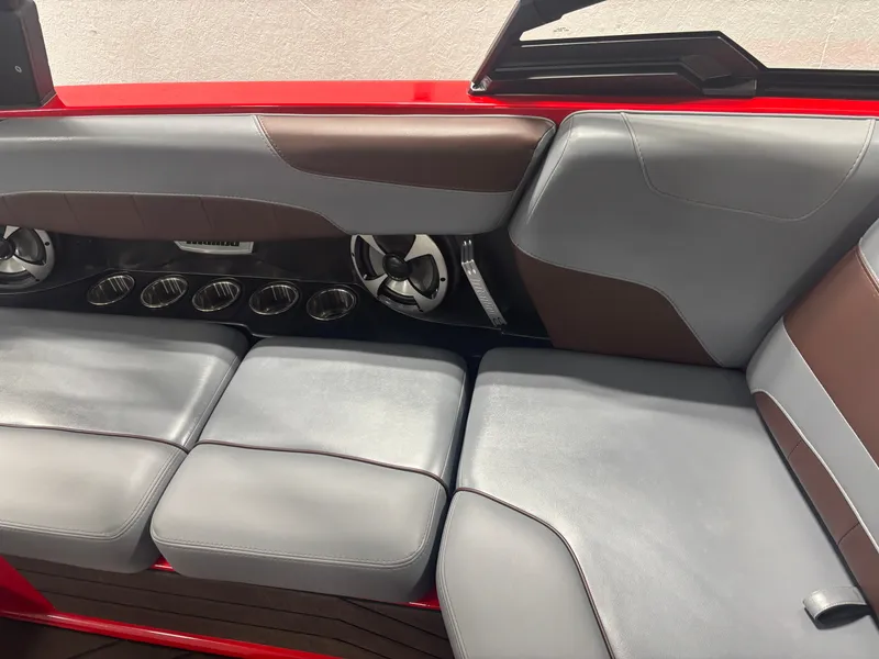 Slide: The Image of Malibu Wakesetter 22 LSV 2020 - 10