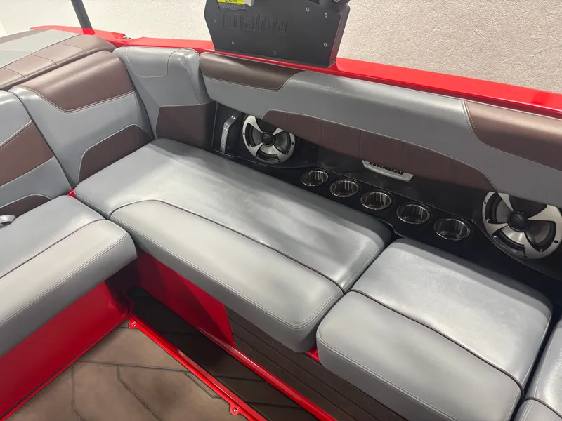 Slide: The Image of Malibu Wakesetter 22 LSV 2020 - 11