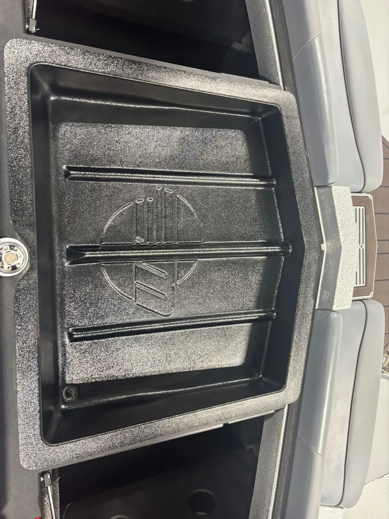 Slide: The Image of Malibu Wakesetter 22 LSV 2020 - 21