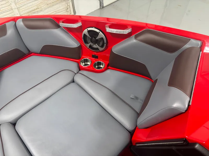 Slide: The Image of Malibu Wakesetter 22 LSV 2020 - 5