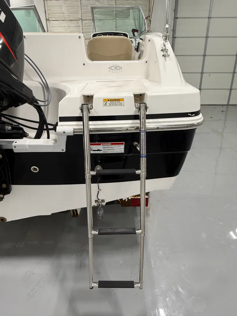 Slide: The Image of Hurricane 187 SUNDECK 2015 - 10