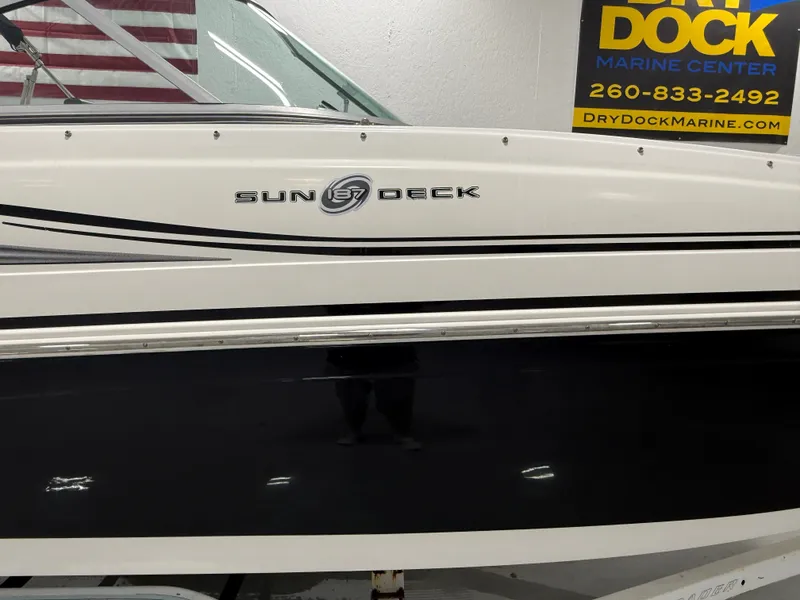 Slide: The Image of Hurricane 187 SUNDECK 2015 - 5