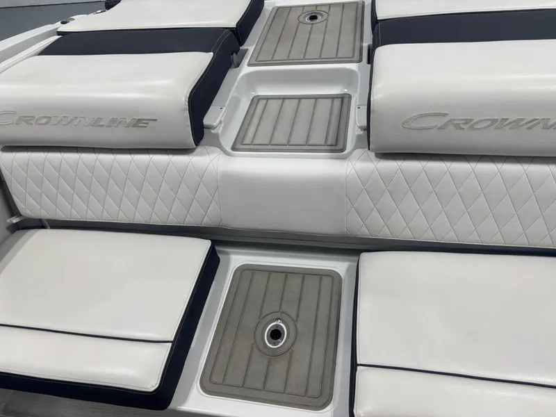 Slide: The Image of Crownline Boats 210 SS 2021 - 15