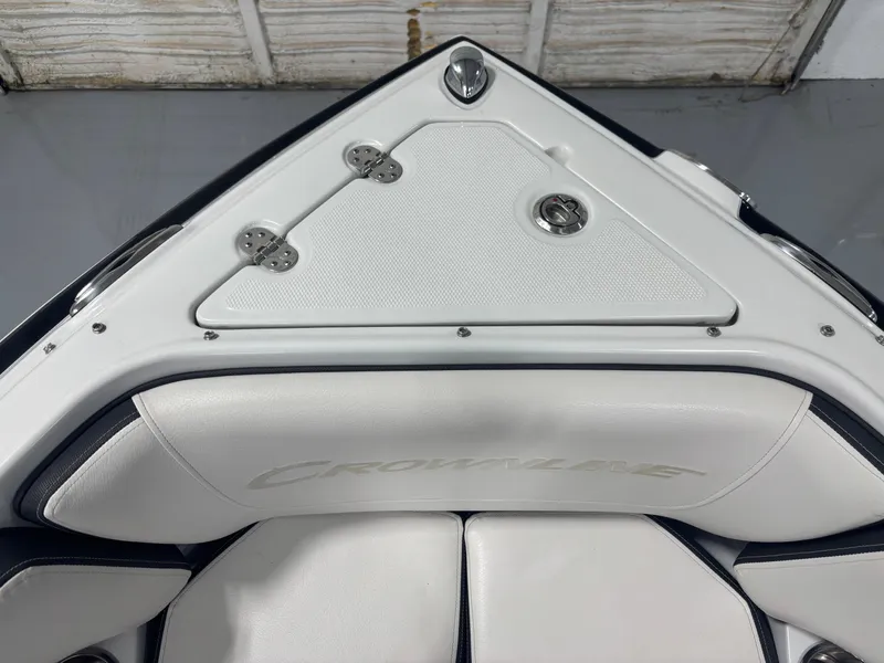 Slide: The Image of Crownline Boats 210 SS 2021 - 35