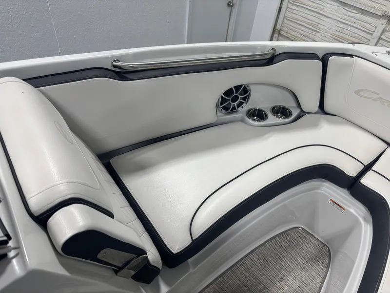 Slide: The Image of Crownline Boats 210 SS 2021 - 33