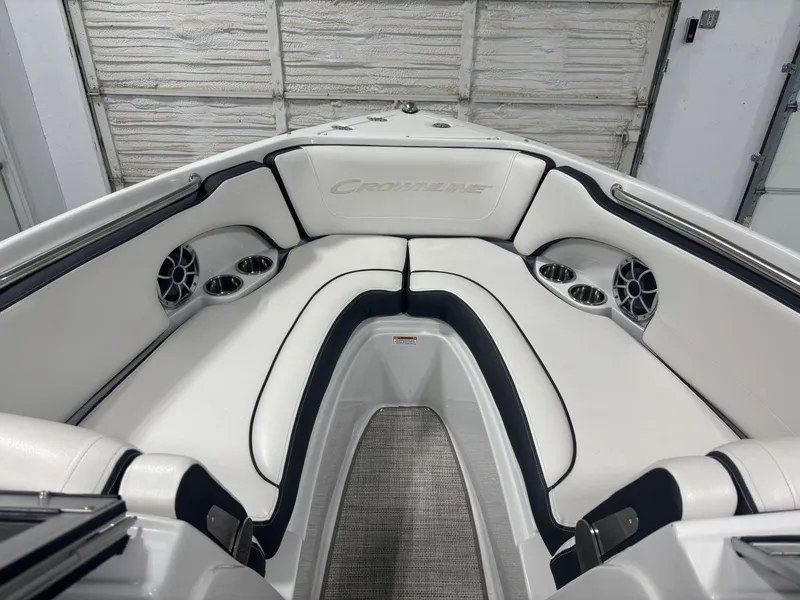 Slide: The Image of Crownline Boats 210 SS 2021 - 32