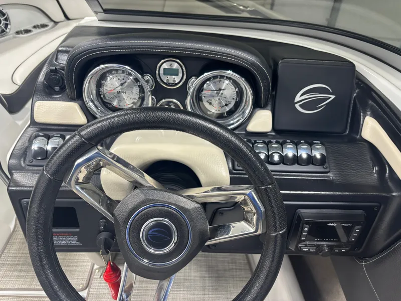 Slide: The Image of Crownline Boats 210 SS 2021 - 27