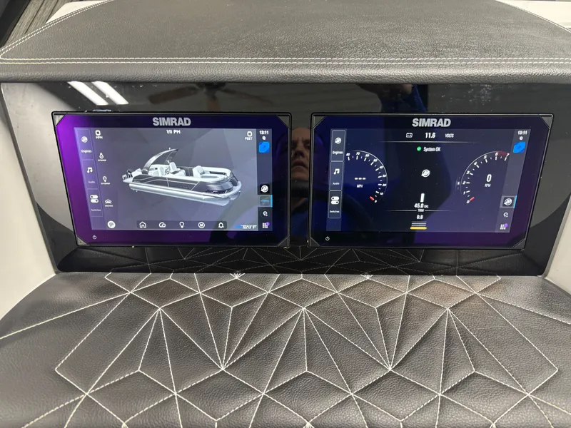 Slide: The Image of Harris Grand Mariner 250 2025 - 24