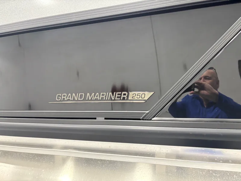 Slide: The Image of Harris Grand Mariner 250 2025 - 4