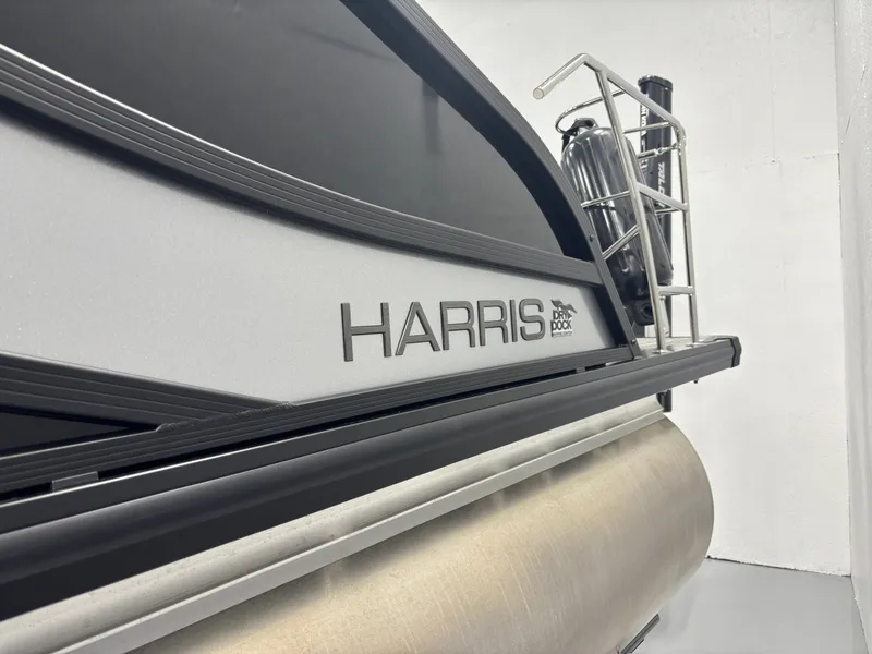 Slide: The Image of Harris Grand Mariner 250 2025 - 9