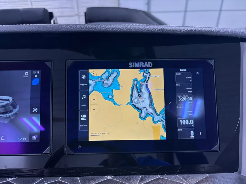 Slide: The Image of Harris Grand Mariner 250 2025 - 27