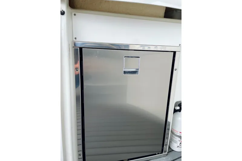 Slide: The Image of Stainless steel refrigerator on 2006 Formula 400 Super Sport boat. - 21