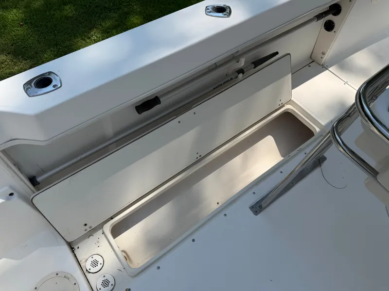 Slide: The Image of Boston Whaler 210 Outrage 1999 - 27