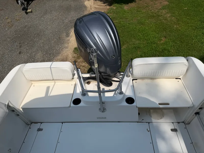 Slide: The Image of Boston Whaler 210 Outrage 1999 - 31