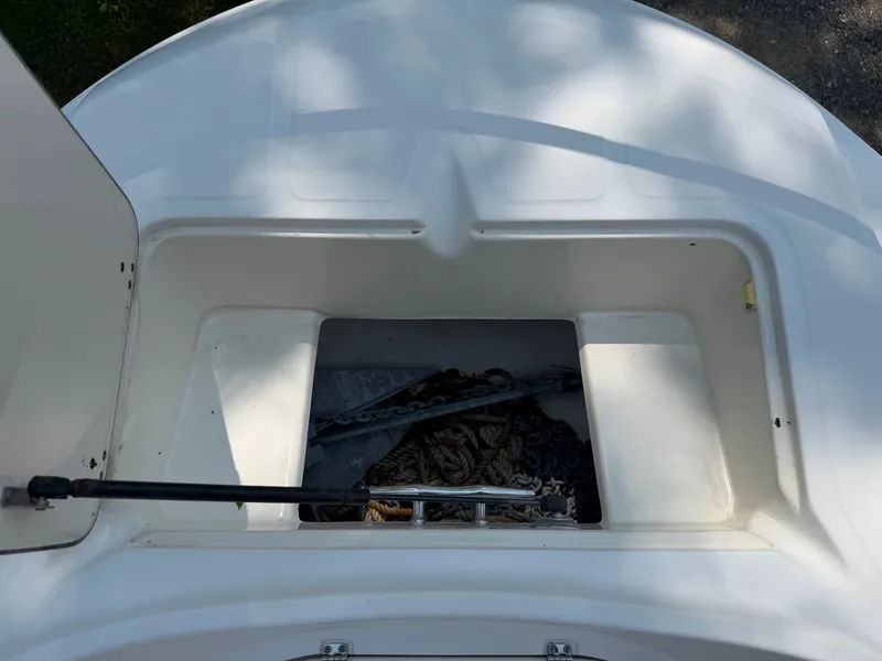 Slide: The Image of Boston Whaler 210 Outrage 1999 - 24