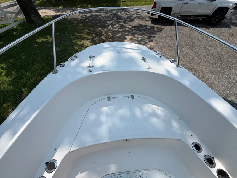 Slide: The Image of Boston Whaler 210 Outrage 1999 - 19