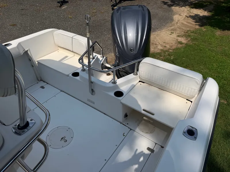 Slide: The Image of Boston Whaler 210 Outrage 1999 - 30