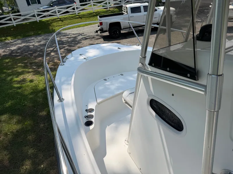 Slide: The Image of Boston Whaler 210 Outrage 1999 - 18