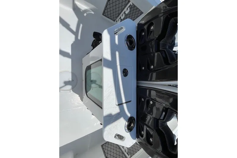Slide: The Image of 2023 Wellcraft 242 Fisherman boat interior, featuring sleek design and modern equipment. - 75