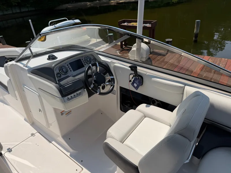 Slide: The Image of Regal 2700 ES Bowrider 2016 - 15