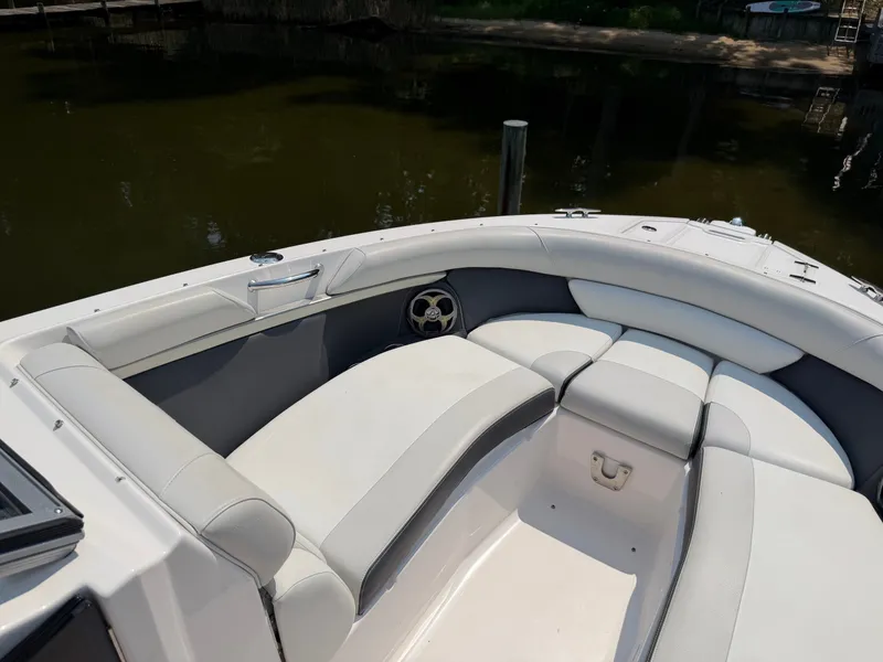 Slide: The Image of Regal 2700 ES Bowrider 2016 - 24